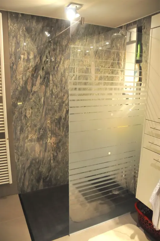 Douchebekleding graniet