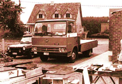 Oude vrachtwagen RABO Natuursteen