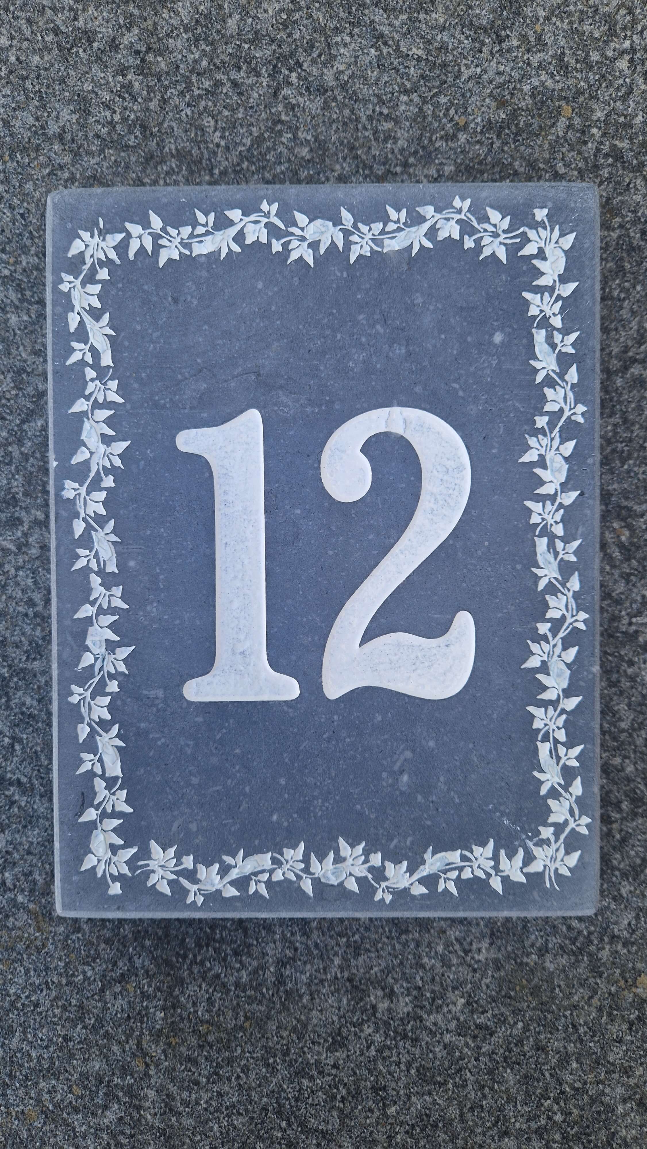 Huisnummer Belgische blauwe steen