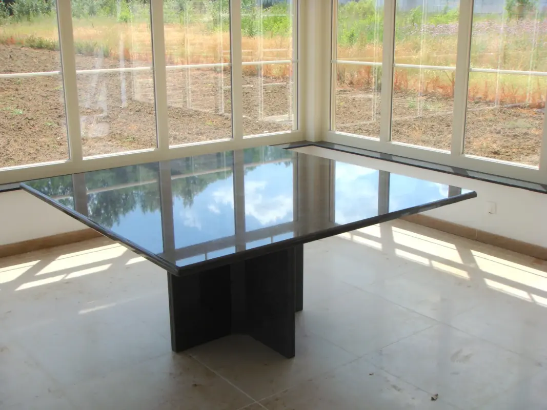Eettafel graniet